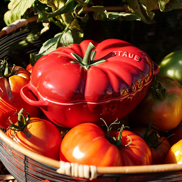 Stoneware 0.525 qt, Tomato, Petite Dutch Oven, Cherry | STAUB