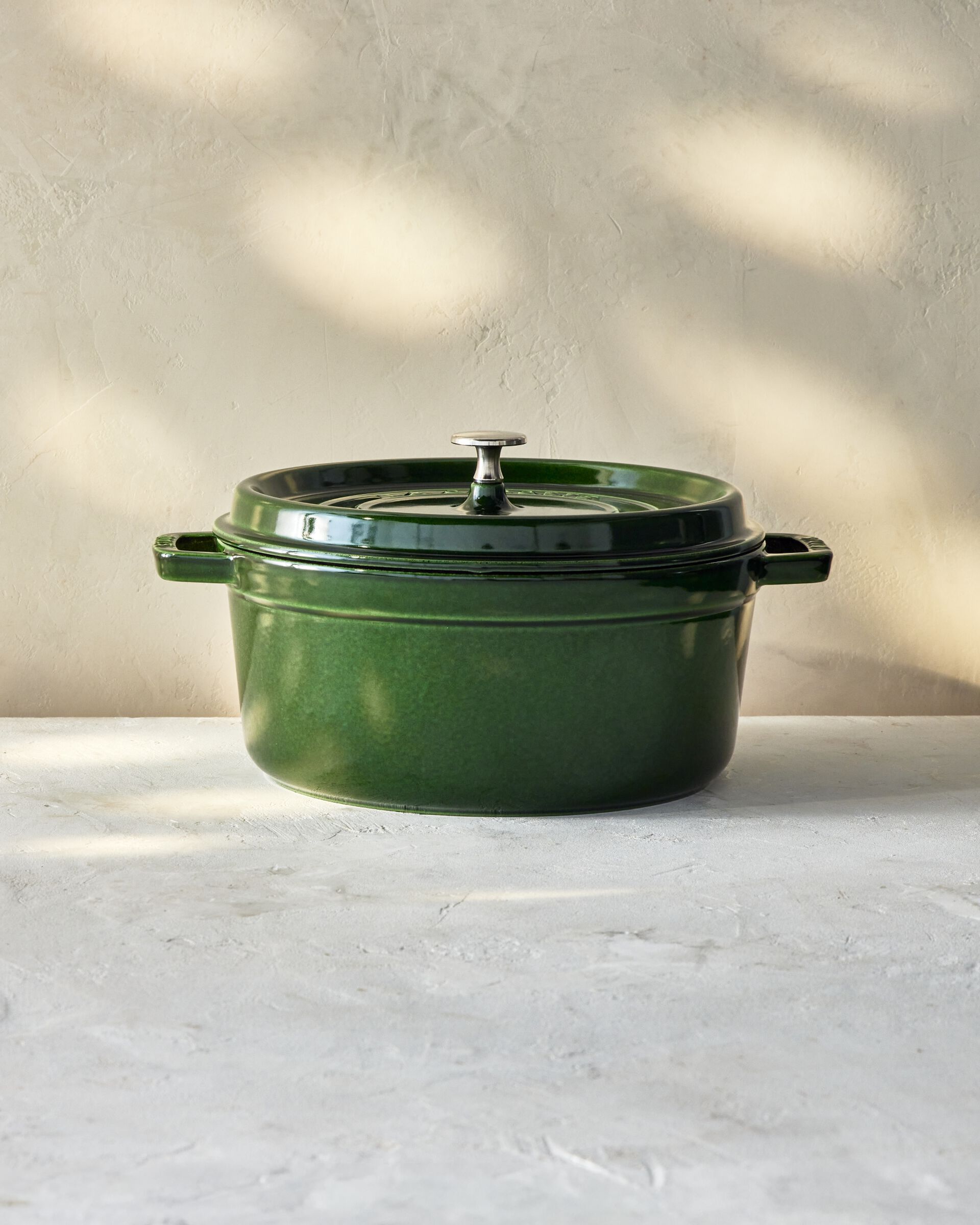 STAUB basil Dutch oven 4qt capacity