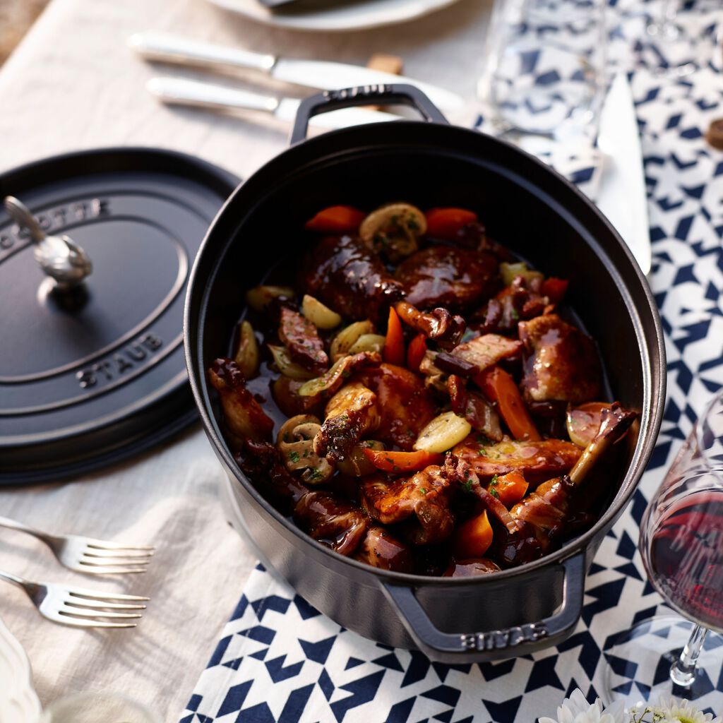 5.75 qt, Oval, Coq Au Vin Dutch Oven, Matte Black,,large