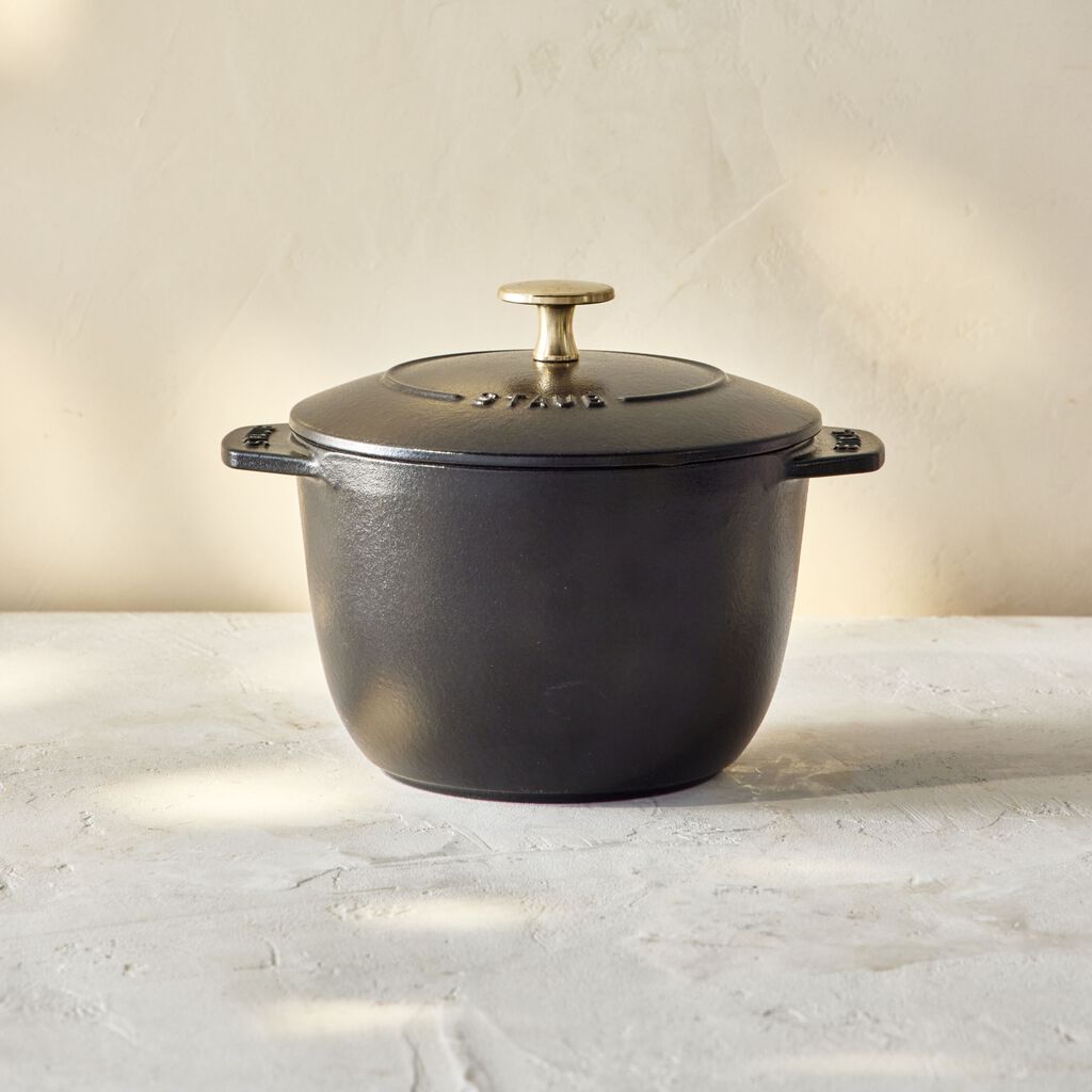 1.5 qt, Petite French Oven, Matte Black,,large