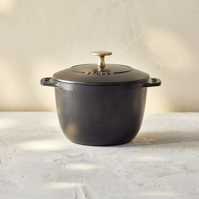1.5 qt, Petite French Oven, Matte Black,,large