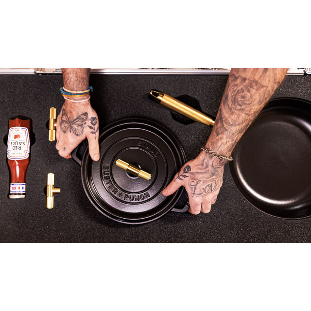7 qt, Round, Dutch Oven Buster And Punch, Matte Black,,large