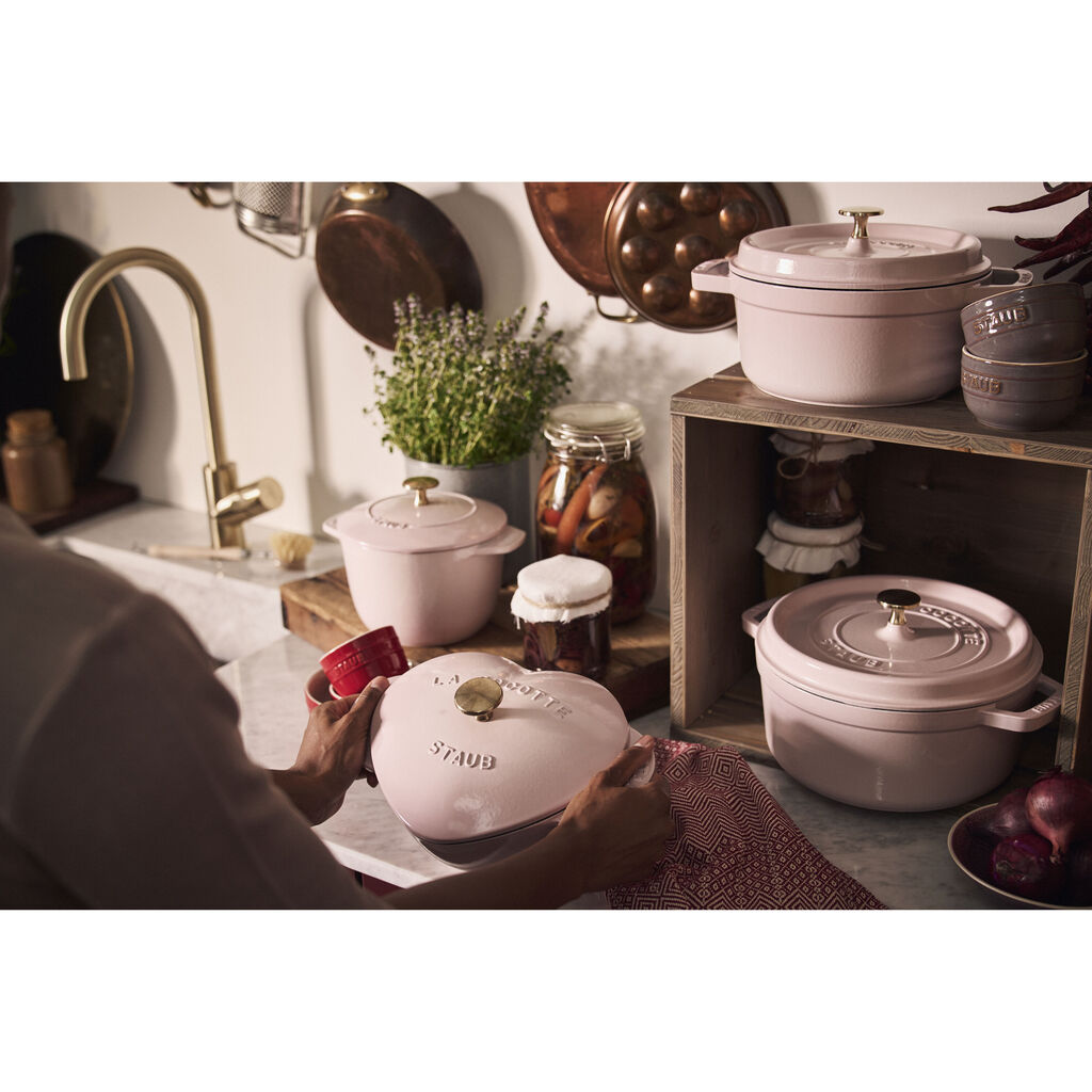 1.75 qt, Heart, Dutch Oven, Peony Pink,,large