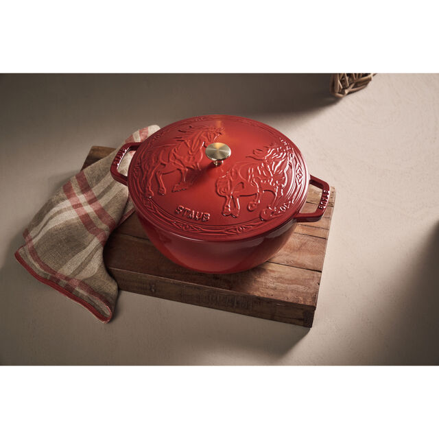5 qt, Essential French Oven with Horse Lid, Cherry,,large