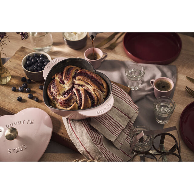 1.75 qt, Heart, Dutch Oven, Peony Pink,,large