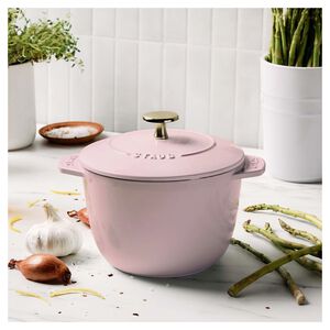 1.5 qt, Petite French Oven, Peony Pink
