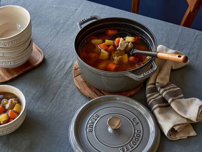 Buy Cast Iron 4 qt, Round, Dutch Oven, Graphite Grey | STAUB