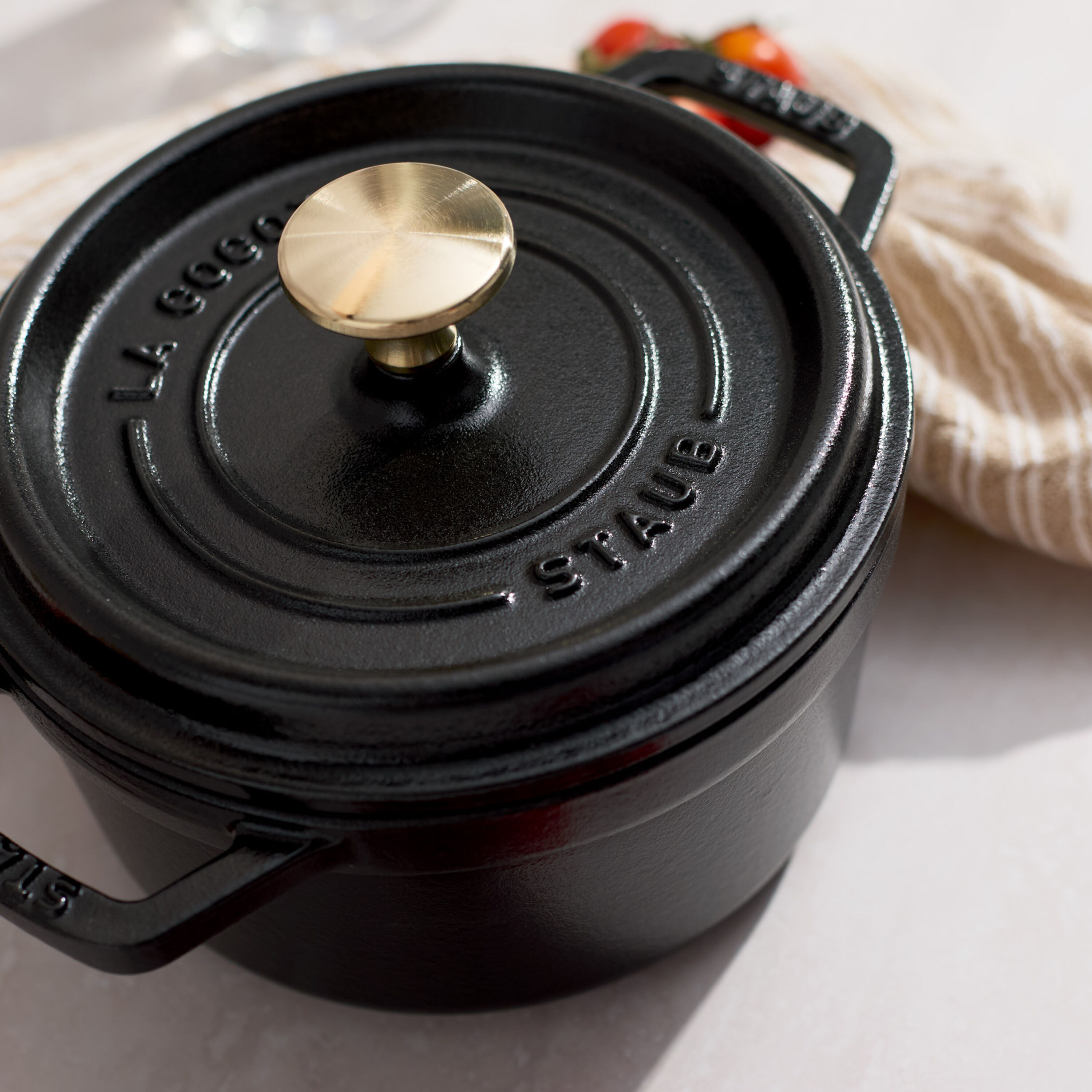Buy Cast Iron 1.25 qt, Round, Dutch Oven, Matte Black | STAUB